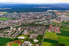 Stadtübersicht aus Norden in Bruchköbel im Bundesland Hessen, Deutschland