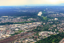 Industriegebiet Hafenstraße von Nordosten in Hanau im Bundesland Hessen, Deutschland