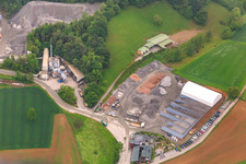 Luftbild von Steinbruch von Röhrig granit GmbH im Morgendunst im Ortsteil Sonderbach in Heppenheim im Bundesland Hessen, Deutschland
