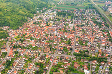 Beethovenstraße und Goetheschule in Hemsbach im Bundesland Baden-Württemberg, Deutschland