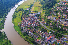Dorfansicht am Mainufer aus Westen im Ortsteil Eichel in Wertheim im Bundesland Baden-Württemberg, Deutschland