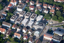 "Im Stadkern" Neubau der RiBa GmbH zw. Bismarck- und Gartenstr in Kandel im Bundesland Rheinland-Pfalz, Deutschland vom Flugzeug aus