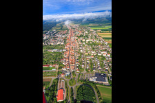 Rheinstr(B427) von Osten in Kandel im Bundesland Rheinland-Pfalz, Deutschland