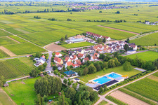 Luftbild von Freibad Edesheim im Bundesland Rheinland-Pfalz, Deutschland