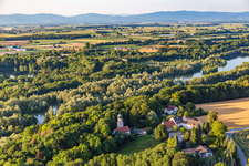 Schrägluftbild von Ortsteil Oberframmering in Landau an der Isar im Bundesland Bayern, Deutschland