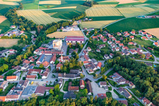 Luftbild von Ortsteil Ettling in Wallersdorf im Bundesland Bayern, Deutschland