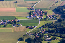 Luftbild von Ortsteil Neuhofen in Laberweinting im Bundesland Bayern, Deutschland