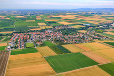 Ortsansicht aus Norden in Offstein im Bundesland Rheinland-Pfalz, Deutschland