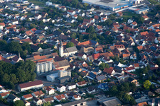 Ortskern am Marktplatz in Erbes-Büdesheim im Bundesland Rheinland-Pfalz, Deutschland