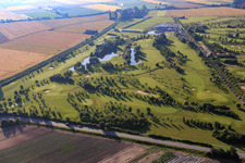 Schrägluftbild von Golfresort Gernsheim - GOLF absolute - Hof Gräbenbruch im Ortsteil Allmendfeld im Bundesland Hessen, Deutschland