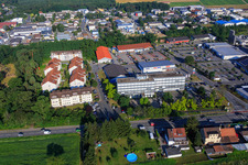Luftbild von Industriegebiet In d. Pfarrtanne mit Woolworth und  Demeter-Felderzeugnisse GmbH im Ortsteil Sandwiese in Alsbach-Hähnlein im Bundesland Hessen, Deutschland