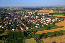 Alsbacher Straße x Grenzweg aus Norden in Alsbach-Hähnlein im Bundesland Hessen, Deutschland