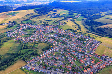 Dorfübersicht in der Südwestpfalz aus Süden in Martinshöhe im Bundesland Rheinland-Pfalz, Deutschland
