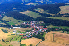 Dorfansicht aus Südwesten in Gundersweiler im Bundesland Rheinland-Pfalz, Deutschland