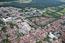 "Im Stadkern" Neubau der RiBa GmbH zw. Bismarck- und Gartenstr in Kandel im Bundesland Rheinland-Pfalz, Deutschland von einer Drohne aus