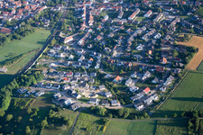 Luftbild von Kraichgaustr im Ortsteil Heidelsheim in Bruchsal im Bundesland Baden-Württemberg, Deutschland