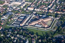 Luftaufnahme von Justizvollzugsanstalt von Nordosten in Bruchsal im Bundesland Baden-Württemberg, Deutschland