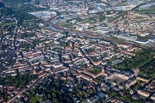 Stadtzentrum von Nordosten in Bruchsal im Bundesland Baden-Württemberg, Deutschland