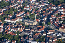 Kirchengebäude im Dorfkern in Forst im Bundesland Baden-Württemberg, Deutschland
