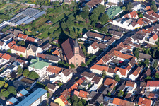 Luftbild von Kirchengebäude der Evangel. Kirche Wiesental im Ortsteil Wiesental in Waghäusel im Bundesland Baden-Württemberg, Deutschland