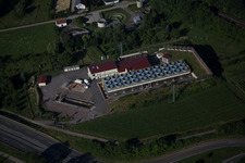 Kühlanlagen des Geothermiekraftwerk in Insheim im Bundesland Rheinland-Pfalz, Deutschland