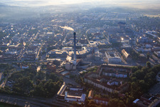 Abgasschlot der Erlanger Stadtwerke AG im Ortsteil Tal in Erlangen im Bundesland Bayern, Deutschland