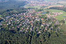 Siedlungsgebiet im Ortsteil Bräuningshof in Langensendelbach im Bundesland Bayern, Deutschland