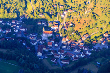Luftbild von Dorf im Lautertal am Morgen aus Osten im Ortsteil Roßstaig in Spiegelberg im Bundesland Baden-Württemberg, Deutschland