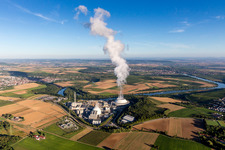 Luftaufnahme von Reaktorblöcke, Kühlturmbauwerke und Anlagen des AKW - KKW Atomkraftwerk - Kernkraftwerk GKN Neckarwestheim in Neckarwestheim in Gemmrigheim im Bundesland Baden-Württemberg, Deutschland
