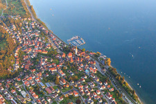 Seestraße mit Sipplinger Osthafen in Sipplingen im Bundesland Baden-Württemberg, Deutschland