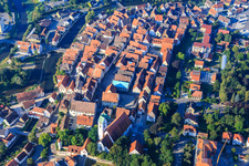 Luftbild von Historische Altstadt mit Marktplatz, Lange Straße und Pfarrkirche St. Georg in Riedlingen im Bundesland Baden-Württemberg, Deutschland