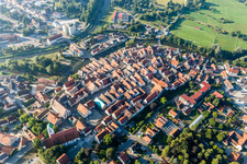 Luftaufnahme von Altstadtbereich und Innenstadtzentrum in Riedlingen im Bundesland Baden-Württemberg, Deutschland