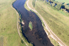 Schrägluftbild von Verlauf der Donau im Ortsteil Hundersingen in Herbertingen im Bundesland Baden-Württemberg, Deutschland