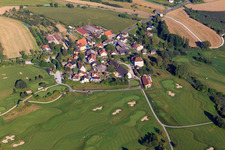 Luftbild von Gelände des Golfplatz GOLFPLATZ STEISSLINGEN GMBH im Ortsteil Wiechs in Steißlingen im Bundesland Baden-Württemberg, Deutschland