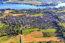 Ortsansicht am Bodensee aus Norden im Ortsteil Stiegen in Öhningen im Bundesland Baden-Württemberg, Deutschland