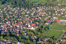 Gebäudekomplex des Augustiner Chorherrenstift Kloster Öhningen vor der Kirche St. Hippolyt und Verena in Öhningen im Ortsteil Stiegen im Bundesland Baden-Württemberg, Deutschland