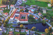 Internat und Klosterkirche St. Bernhard im Kloster Wald im Bundesland Baden-Württemberg, Deutschland von oben