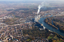 Luftaufnahme von Ortsteil Neckarau in Mannheim im Bundesland Baden-Württemberg, Deutschland