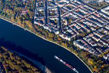 Luftbild von Ortschaft an den Fluss- Uferbereichen des Rhein Stephanienufer im Ortsteil Lindenhof in Mannheim im Bundesland Baden-Württemberg, Deutschland