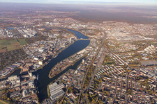 Luftbild von Industriehafen Friesenheimer Insel im Ortsteil Neckarstadt-West in Mannheim im Bundesland Baden-Württemberg, Deutschland