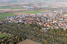 Schrägluftbild von Ortsteil Sandhofen in Mannheim im Bundesland Baden-Württemberg, Deutschland