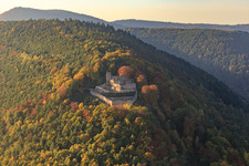Burgruine Rietburg im Herbswald in Venningen im Bundesland Rheinland-Pfalz, Deutschland