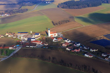 Pfarrkirche Maria Himmelfahrt im Ortsteil Schmidham in Ruhstorf an der Rott im Bundesland Bayern, Deutschland