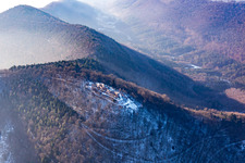 Ruine der mittelalterlichen Höhnburg Wegelnburg in Schönau im Bundesland Rheinland-Pfalz, Deutschland