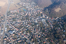Luftbild von Ortsteil Jugenheim an der Bergstrasse in Seeheim-Jugenheim im Bundesland Hessen, Deutschland