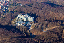 Gebäudekomplex der Hotelanlage Lufthansa Seeheim GmbH in Seeheim-Jugenheim im Bundesland Hessen, Deutschland vom Flugzeug aus