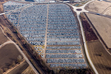 Luftbild von Endlose KFZ Reihen im Zolllager für Import von PKW von Walon France in Lauterbourg in Grand Est im Bundesland Bas-Rhin, Frankreich