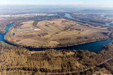 Luftbild von Versiegelungssarbeiten auf dem Gelände der Mülldeponie der BASF auf der Insel Flotzgrün am Rhein in Römerberg im Ortsteil Berghausen im Bundesland Rheinland-Pfalz, Deutschland
