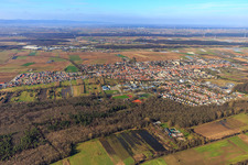 Schrägluftbild von Stadtansicht aus Südwesten in Kandel im Bundesland Rheinland-Pfalz, Deutschland