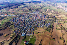 Luftaufnahme von Ortsteil Unteröwisheim in Kraichtal im Bundesland Baden-Württemberg, Deutschland